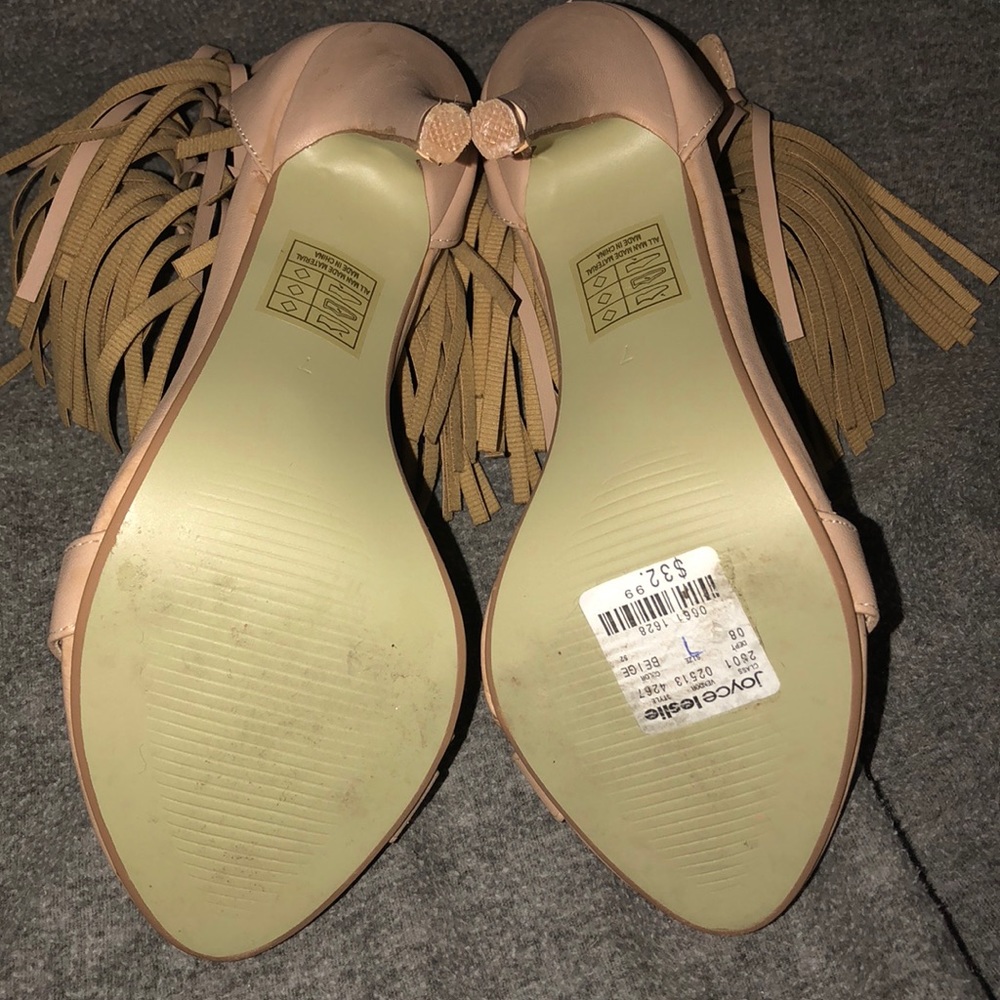 Beige heels, Size 7 - Picture 5 of 5